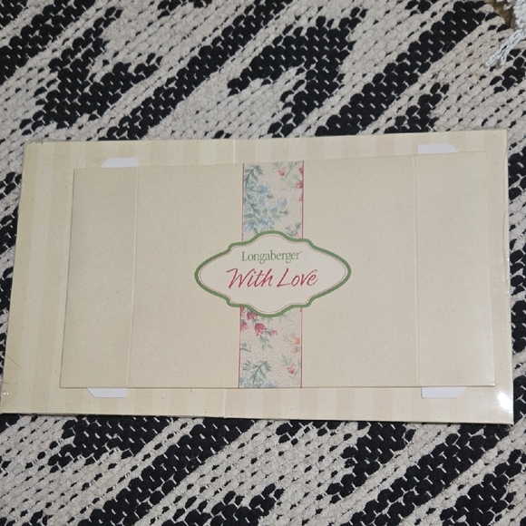 VINTAGE Longaberger 2001 With Love Gift Box - Picture 1 of 3